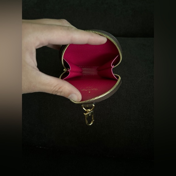 Louis Vuitton Coin Pouch - Picture 3 of 5
